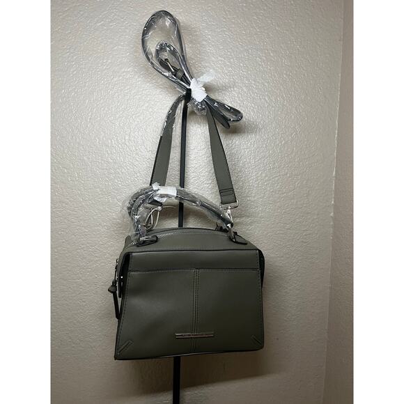 NWT Steve Madden Olive Breese Crossbody - Picture 4 of 13